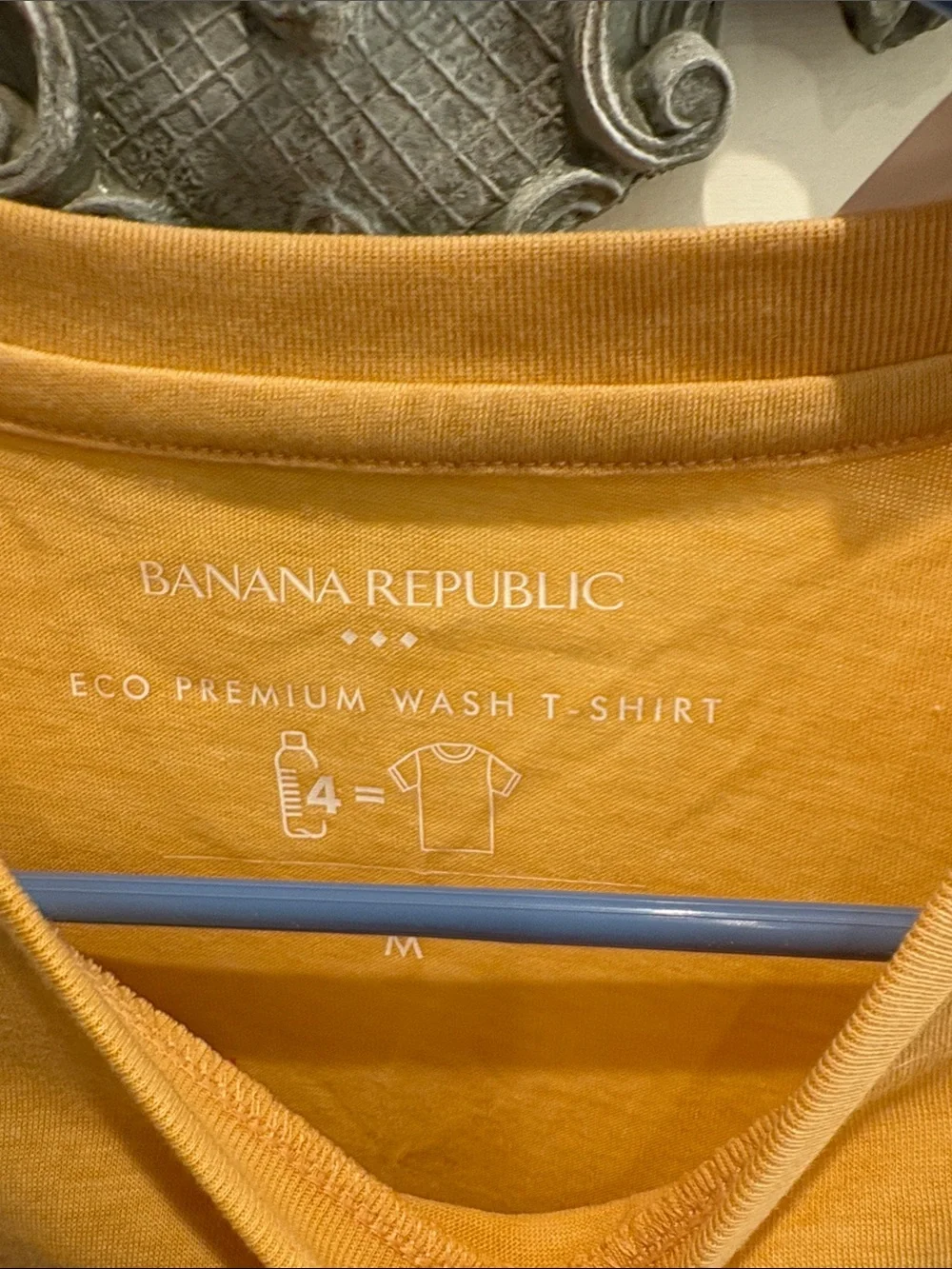 Banana Republic Men’s Short-Sleeve Crewneck T-Shirt - Mustard